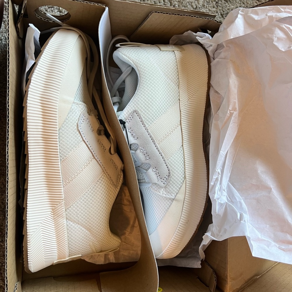 Sorel Out N About III Low Waterproof Sneaker Size 8 - Sea Salt